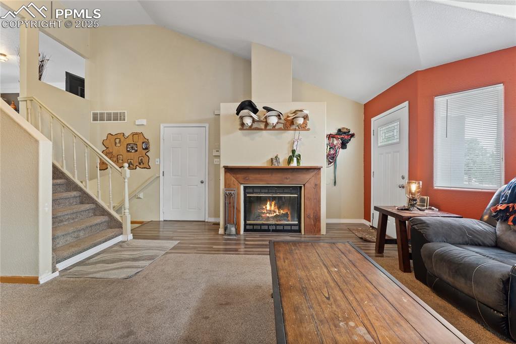 Image 5 of 33: Living Room