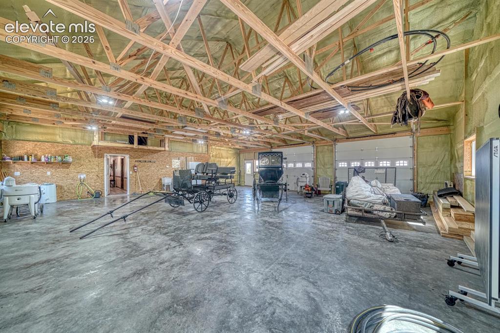 Image 22 of 27: Dining Area