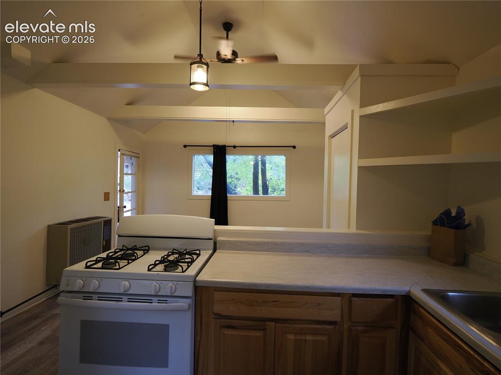 Image 41 of 44: cottage
