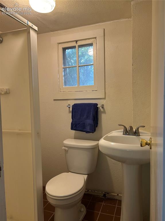 Image 42 of 44: Bathroom