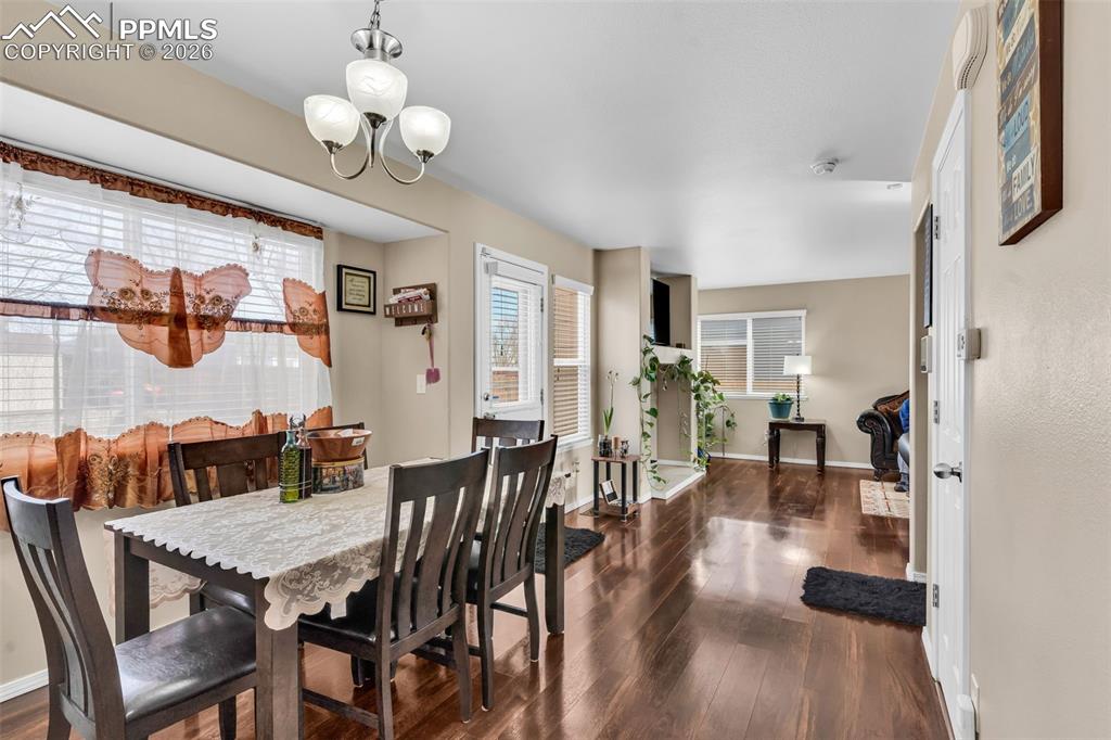 Image 10 of 42: Dining Area