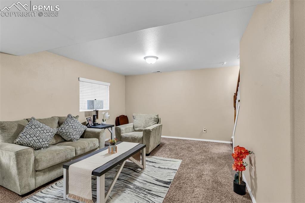 Image 30 of 42: Living Room