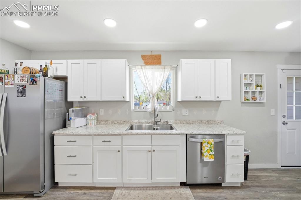 Image 11 of 45: Kitchen