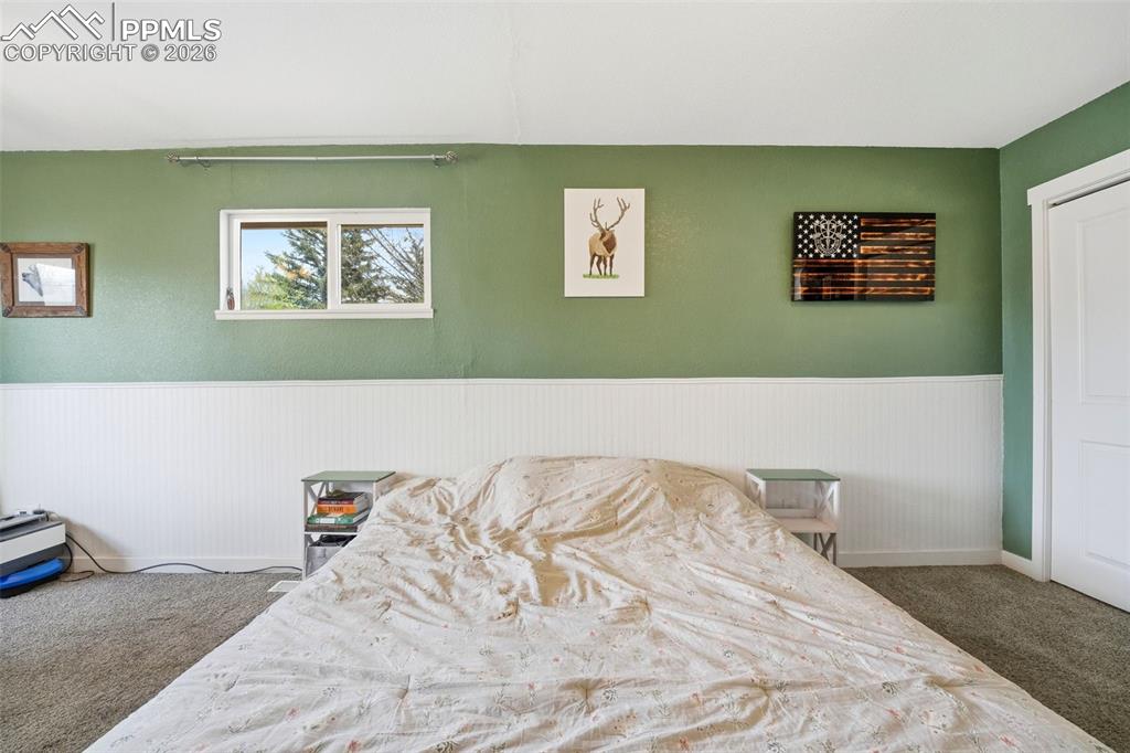 Image 25 of 45: Bedroom