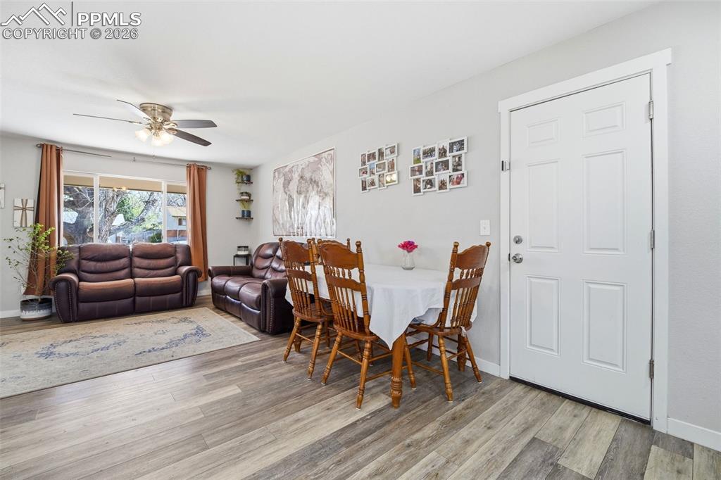 Image 9 of 45: Dining Area