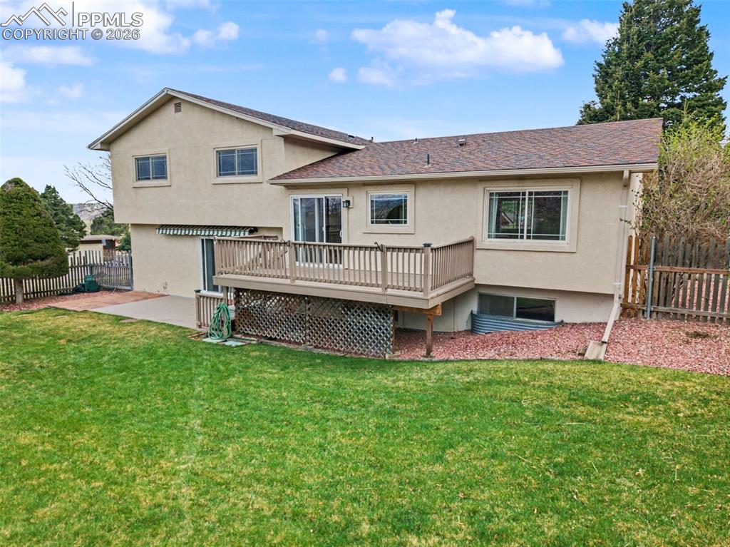 Image 21 of 24: Back of Structure