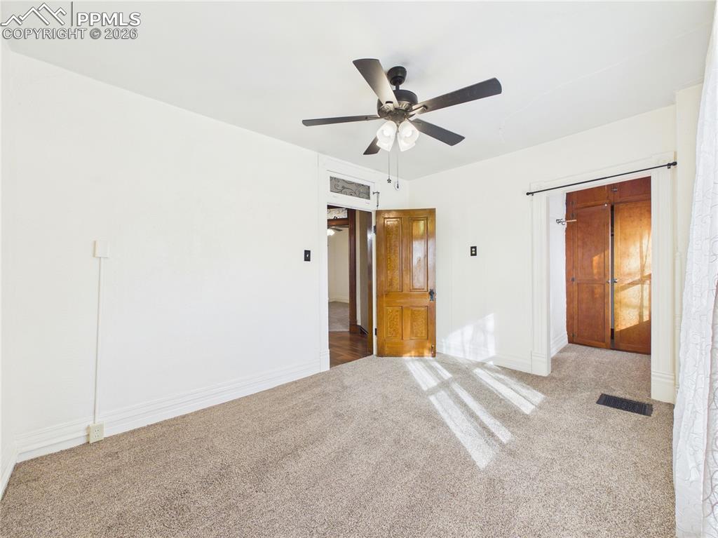 Image 28 of 44: Bedroom