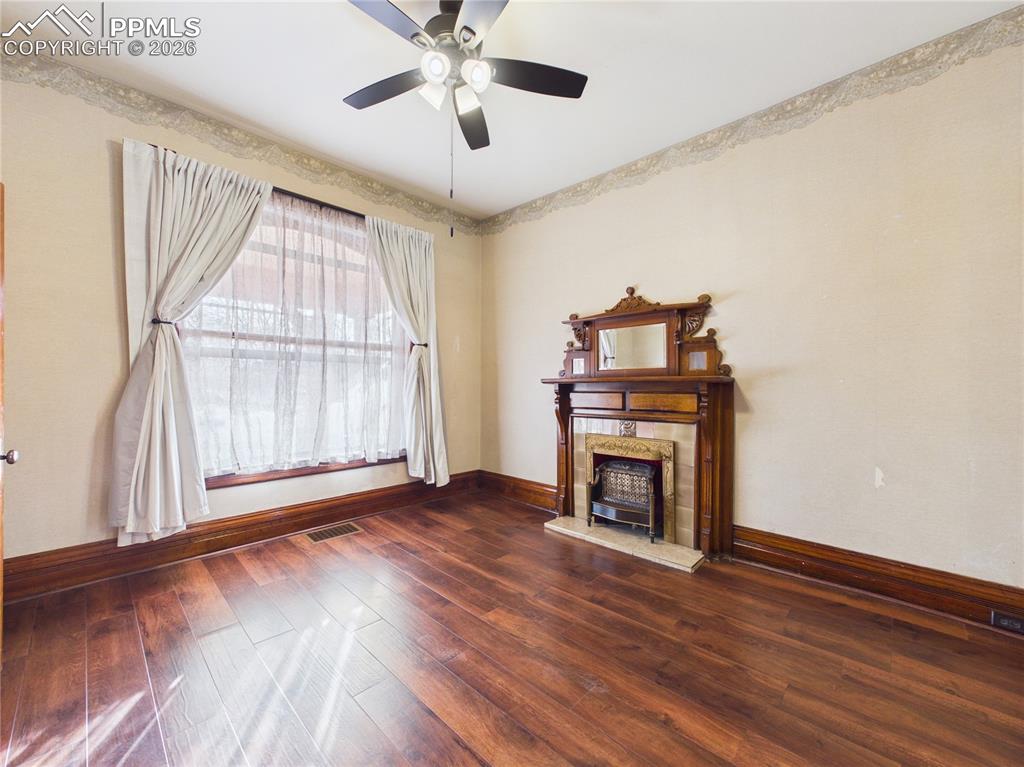 Image 6 of 44: Living Room