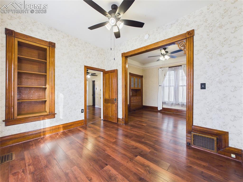 Image 8 of 44: Living Room