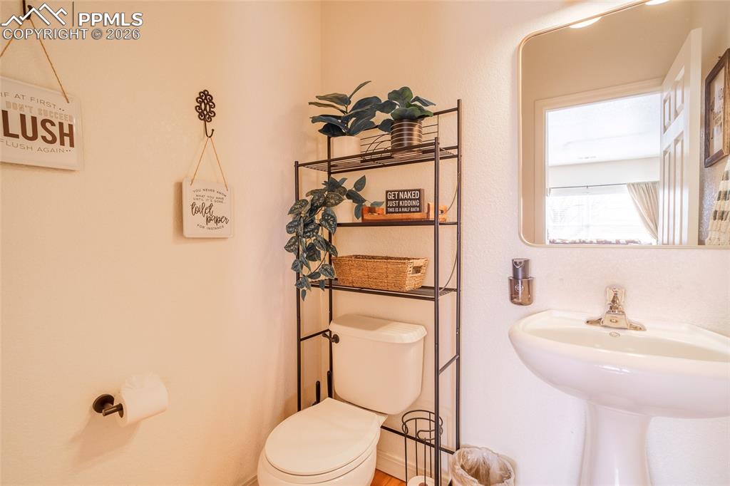 Image 11 of 27: Bathroom