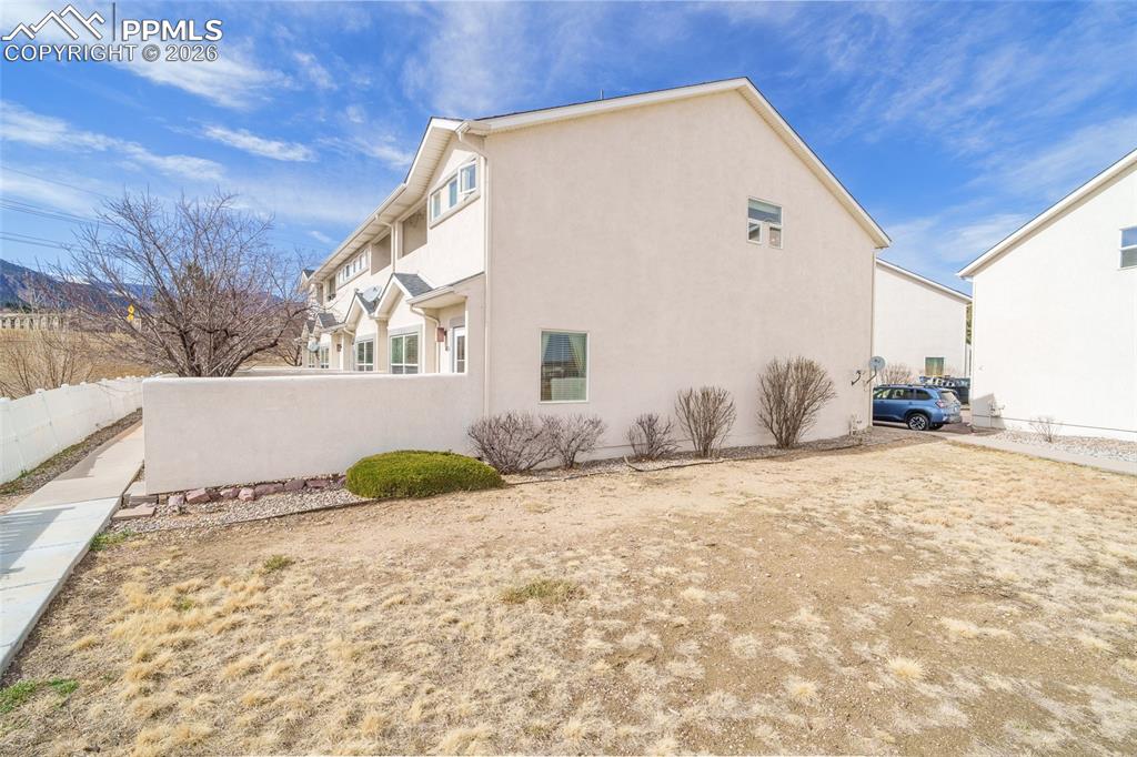 Image 4 of 27: Side of Structure