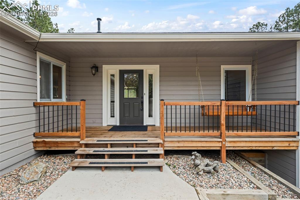 Image 6 of 50: Entry