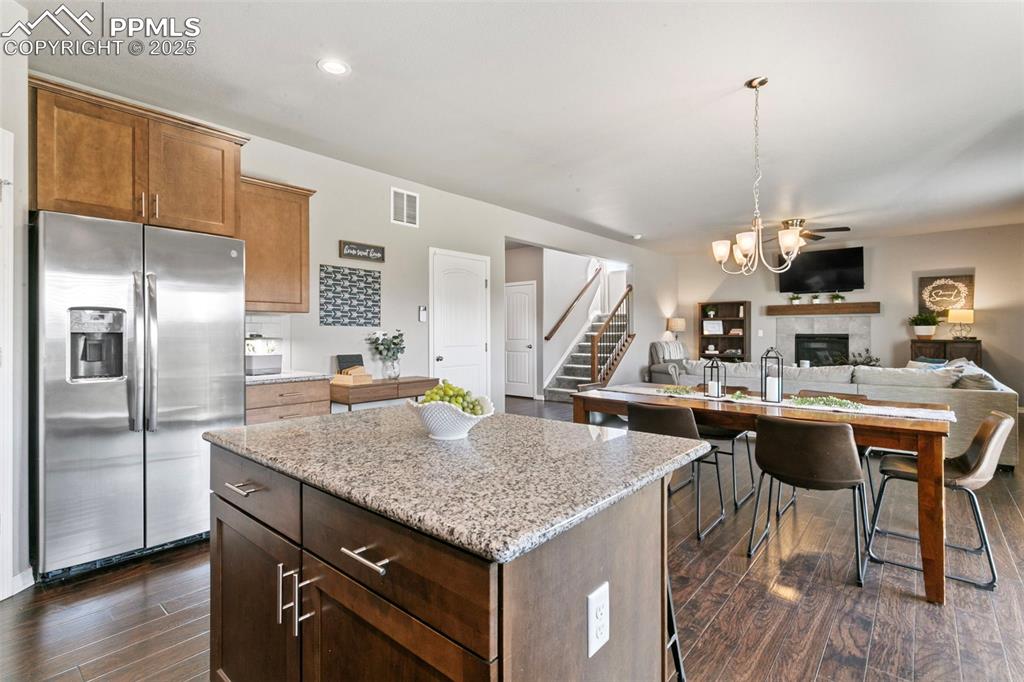 Image 9 of 40: Kitchen