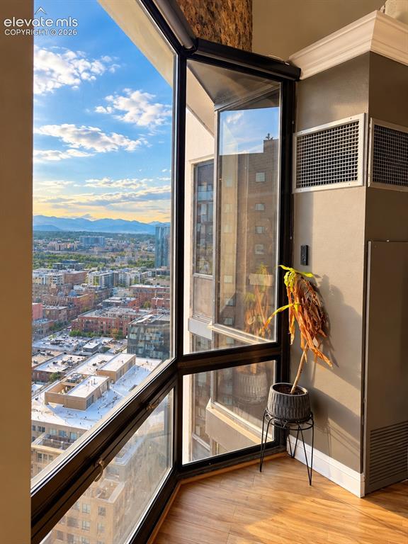 Image 13 of 35: Panoramic window system with multiple operable panels