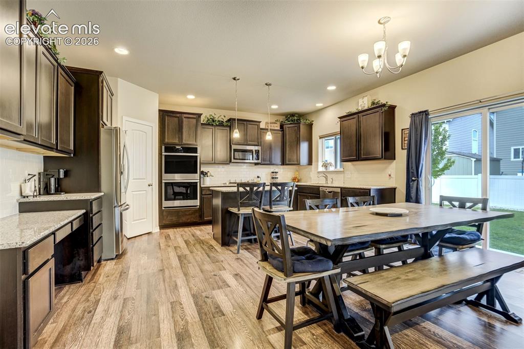 Image 11 of 49: Dining Area