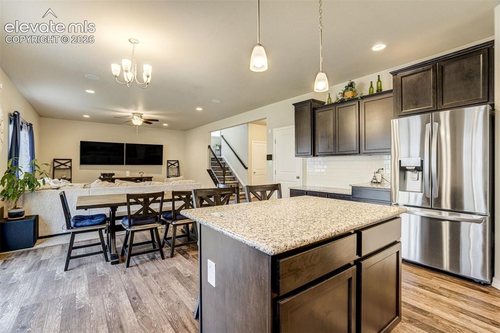 Image 15 of 49: Kitchen