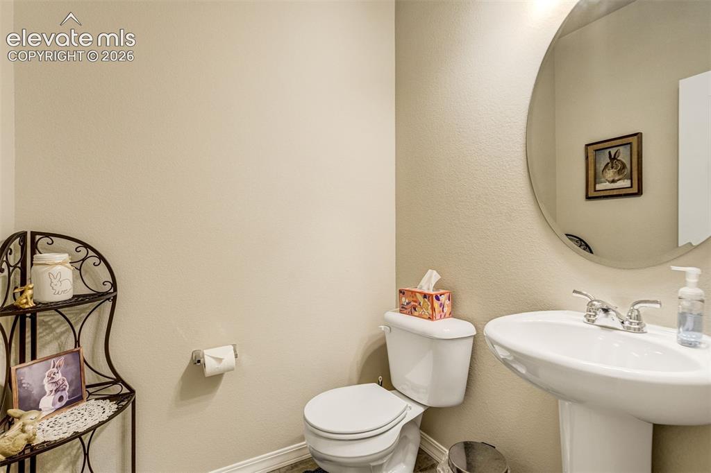 Image 18 of 49: Bathroom