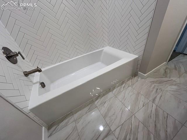 Image 15 of 24: Bathroom