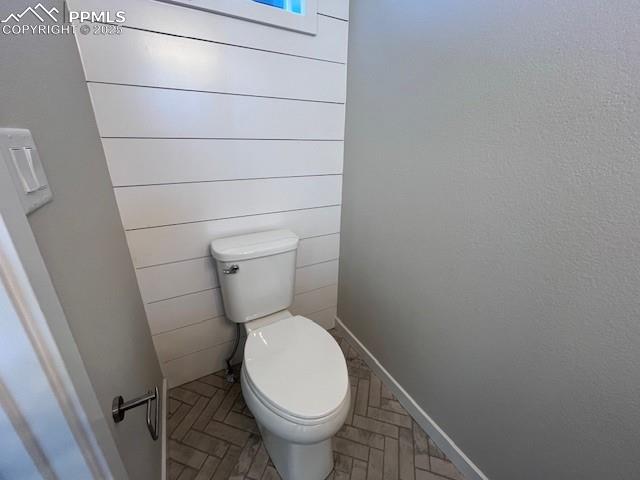 Image 18 of 24: Bathroom