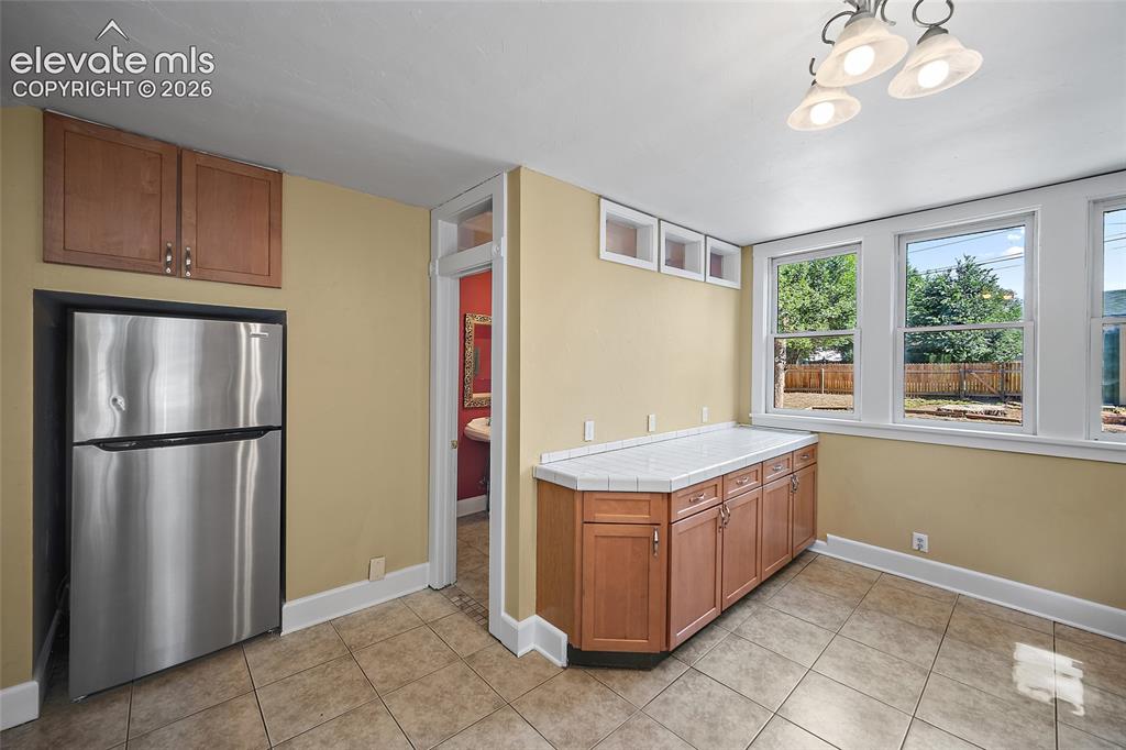 Image 15 of 32: Kitchen