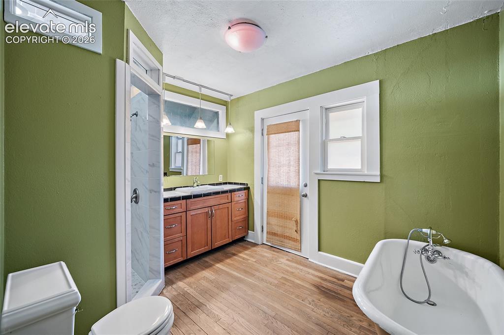 Image 20 of 32: Master Bathroom