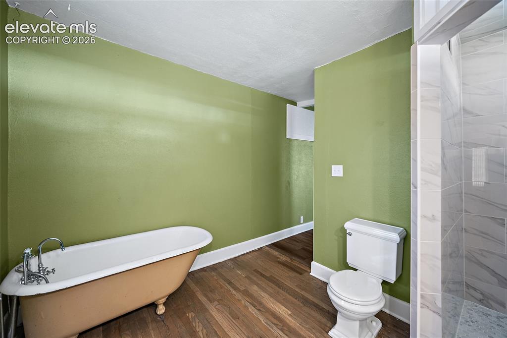 Image 21 of 32: Master Bathroom