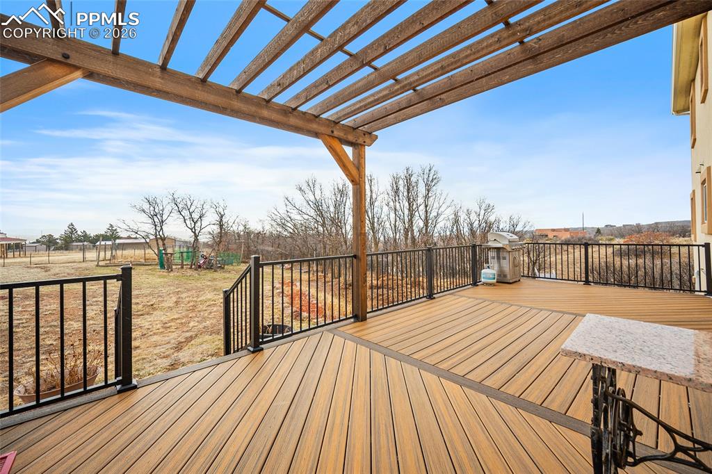 Image 23 of 50: Deck