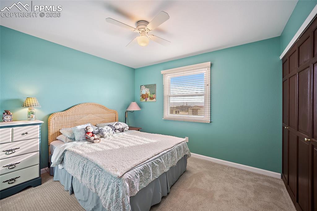 Image 30 of 50: Bedroom