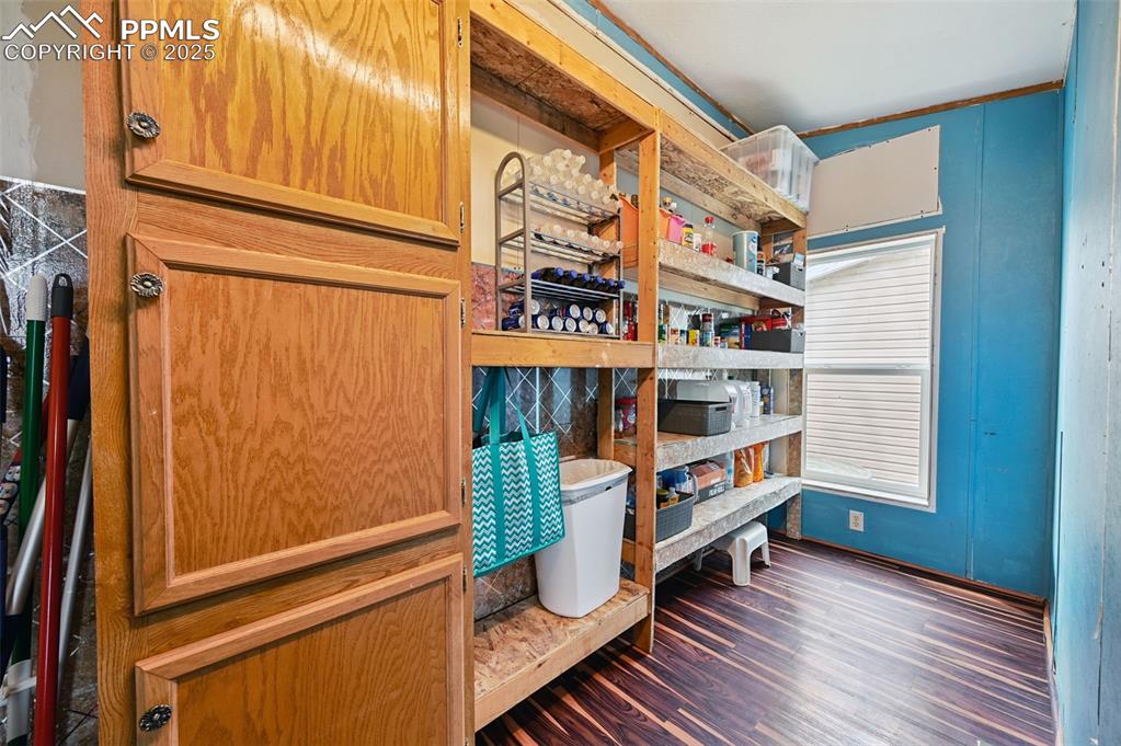 Image 17 of 48: Walk In Pantry Closet