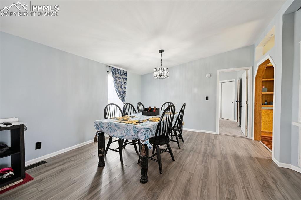 Image 7 of 48: Dining Area