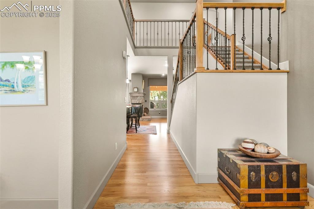 Image 6 of 50: Entry