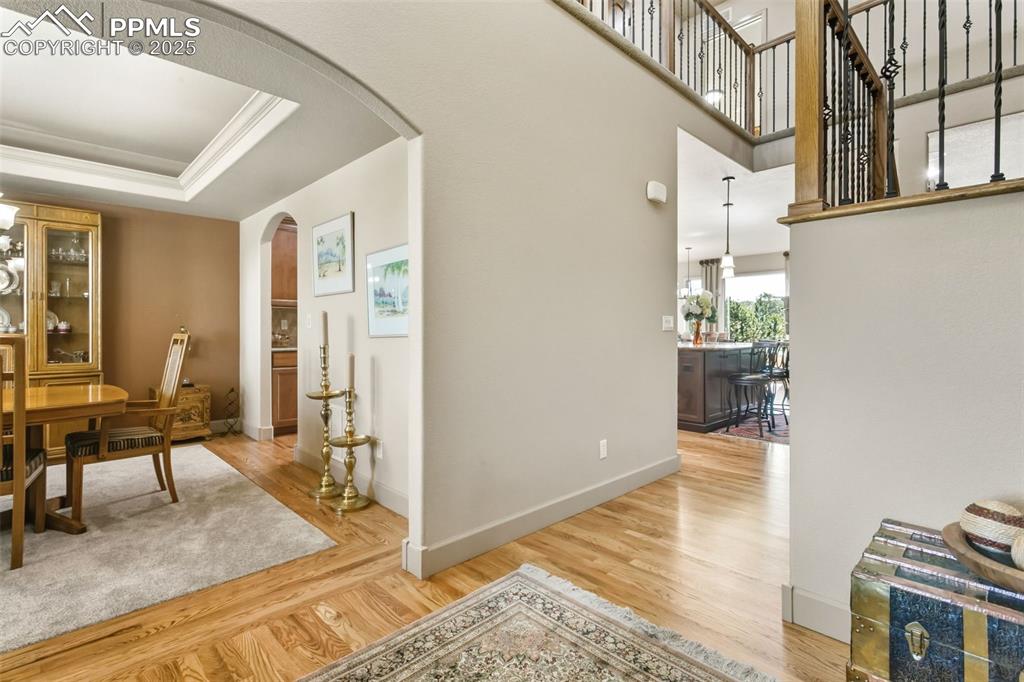 Image 7 of 50: Entry