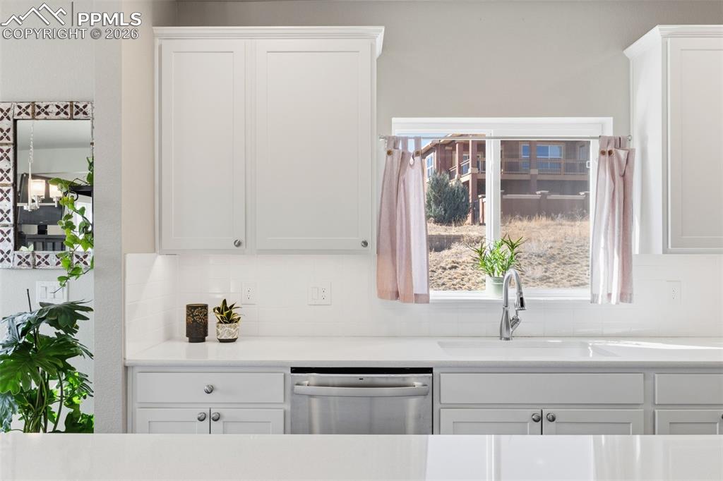 Image 12 of 30: Kitchen