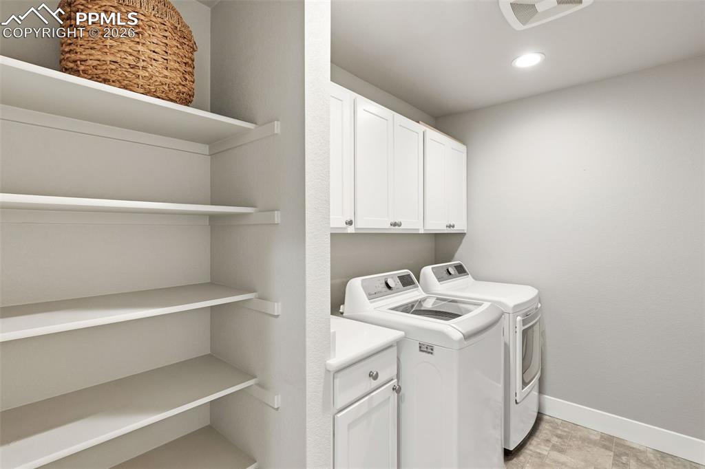 Image 27 of 30: Laundry