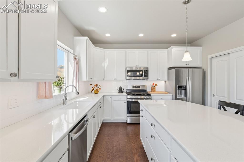 Image 9 of 30: Kitchen