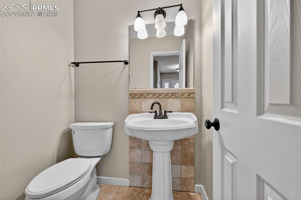 Image 15 of 38: Bathroom