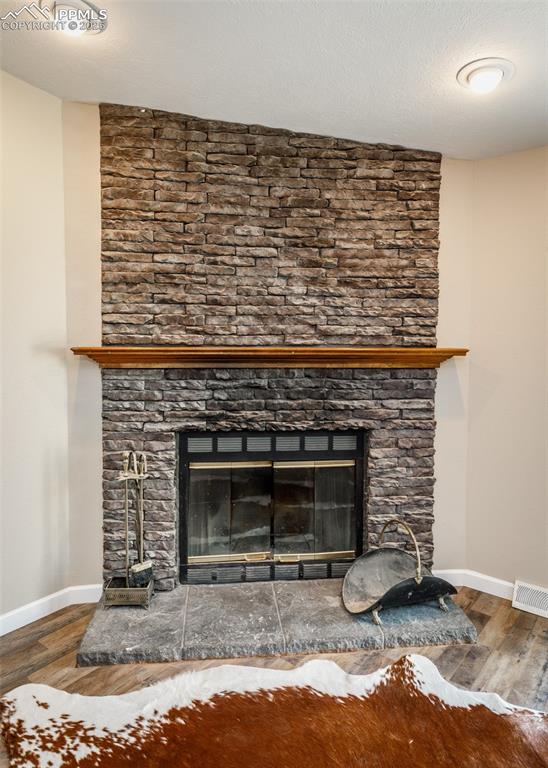 Image 21 of 50: Fireplace