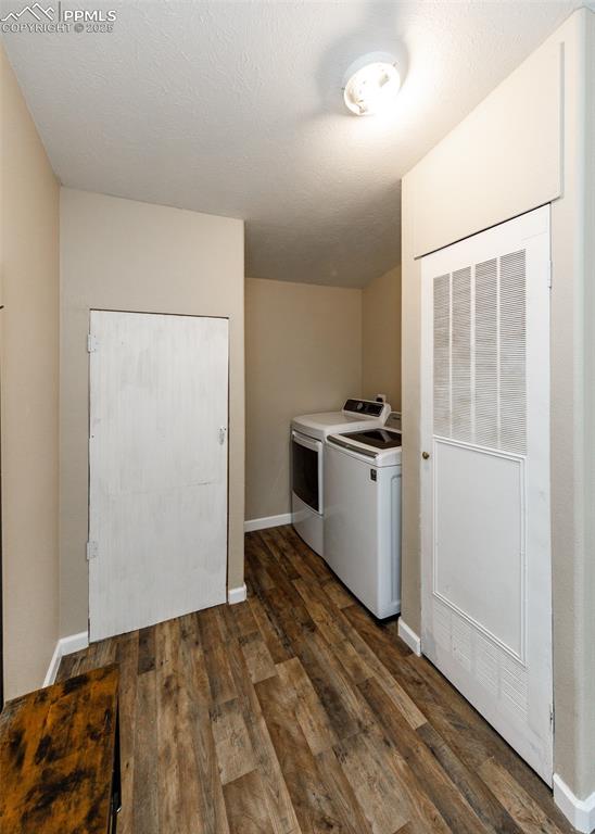 Image 37 of 50: Laundry