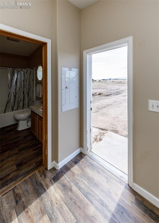 Image 38 of 50: Entry