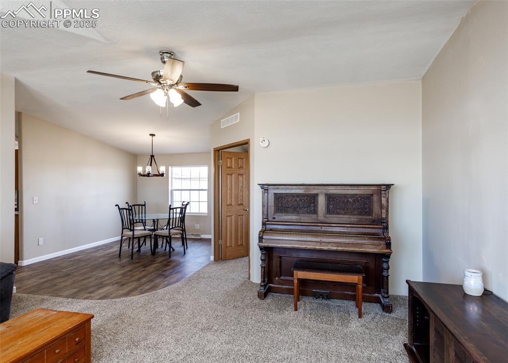 Image 4 of 50: Living Room