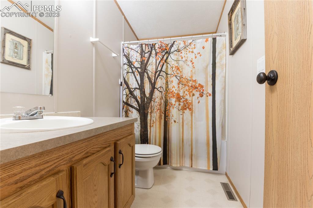 Listing 8863938, Image 15 of 27