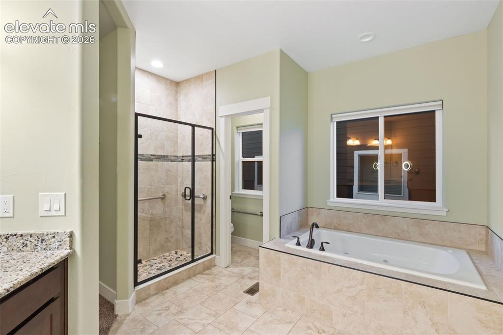 Image 15 of 50: Bathroom