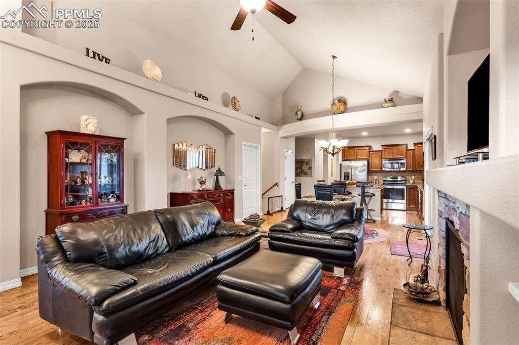 Image 13 of 32: Living Room