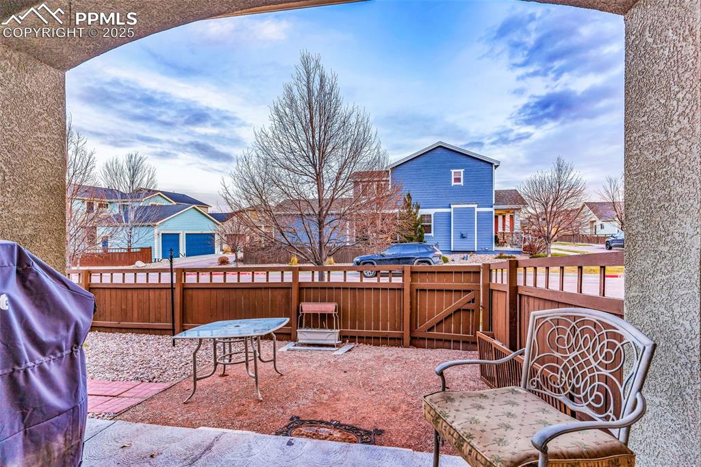 Image 5 of 32: Patio