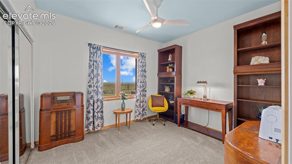Image 10 of 50: Loft