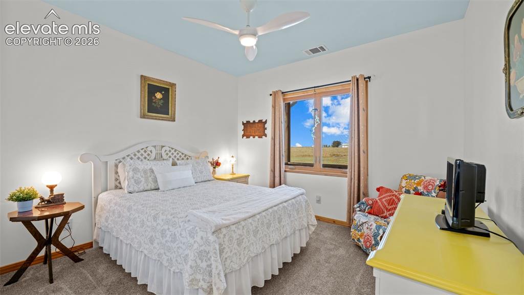 Image 12 of 50: Bedroom