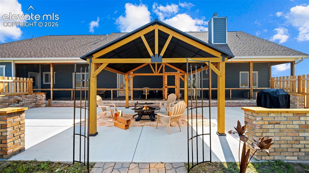 Image 38 of 50: Fireplace