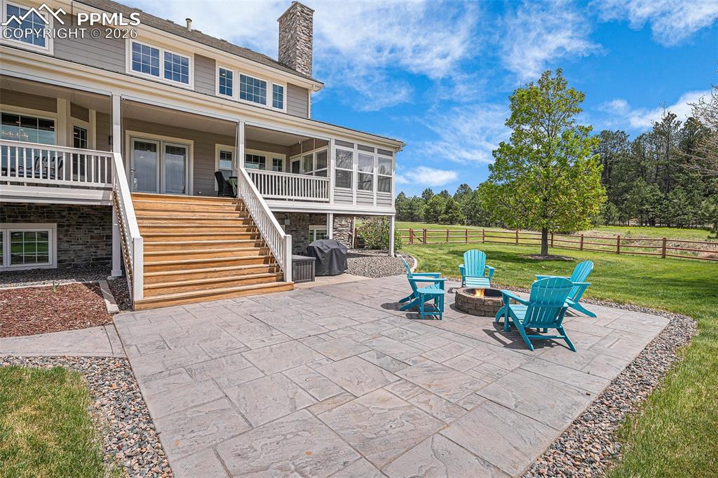 Image 39 of 50: Patio