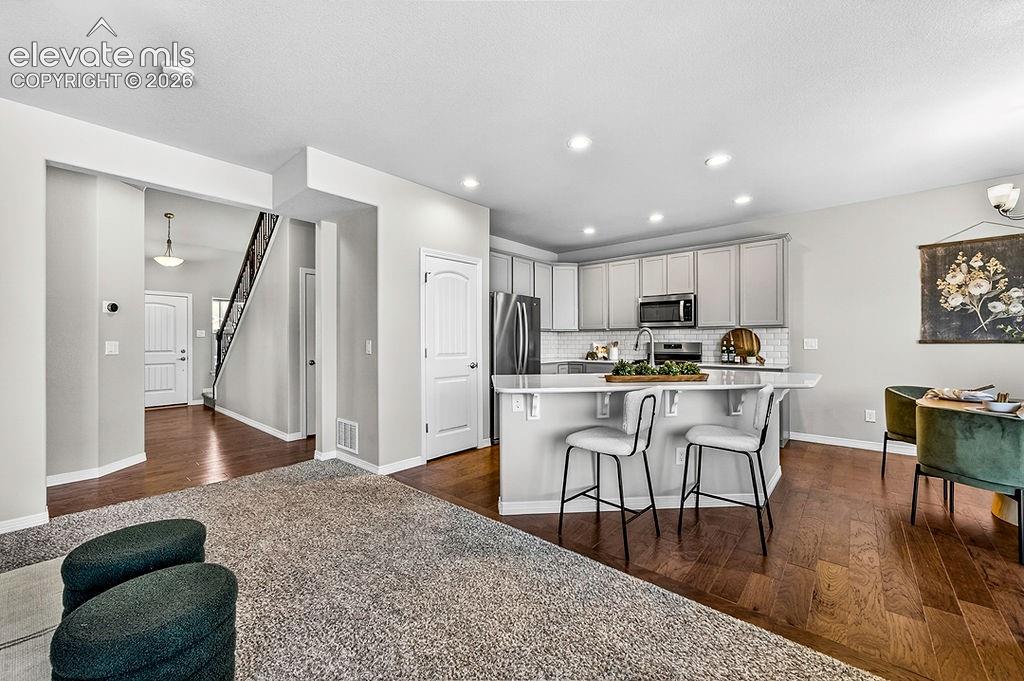 Image 8 of 50: Kitchen