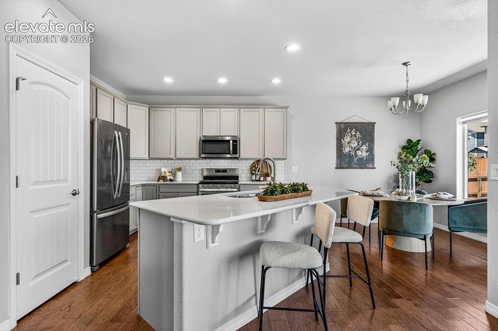 Image 9 of 50: Kitchen